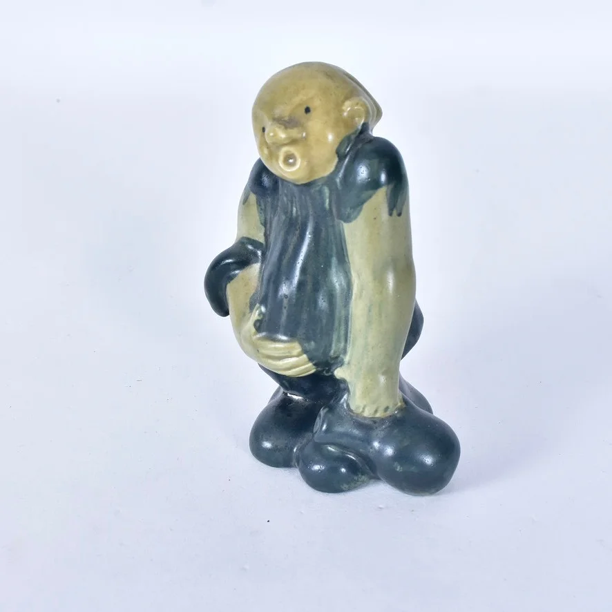 ÅKE HOLM. Skulptur, keramik, "Kullatroll", signerad, Höganäs. — European — Halmstads Auktionskammare