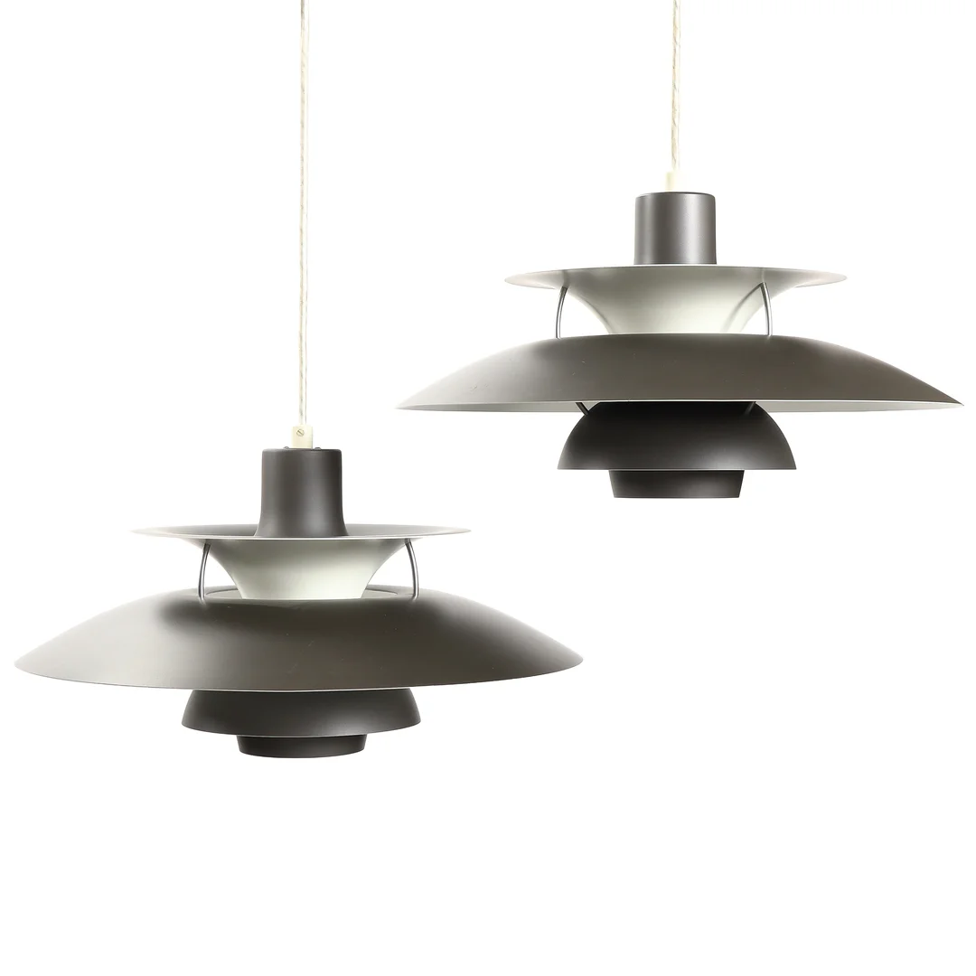 Poul Henningsen. Pair of PH-5 pendants, grey. 200 w. edition — Lamps and lighting/Pendant lights — Lauritz