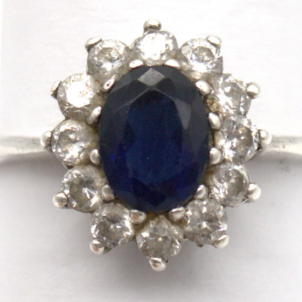 VINTAGE ENTOURAGE RING (LADY DIANA RING) MIT KSB UND STERLING SILBER PUNZE. — Rings — Kunst- und Auktionshaus Kleinhenz