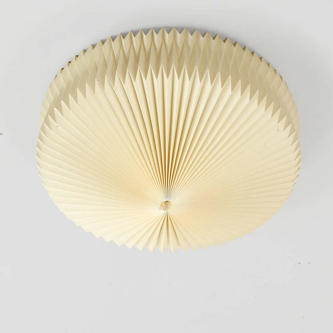 LE KLINT. Loftlampe - plafond af plast, Le klint 30, design 1955. Ø 30 Danmark. — Ceiling lights — Palsgaard Kunstauktioner