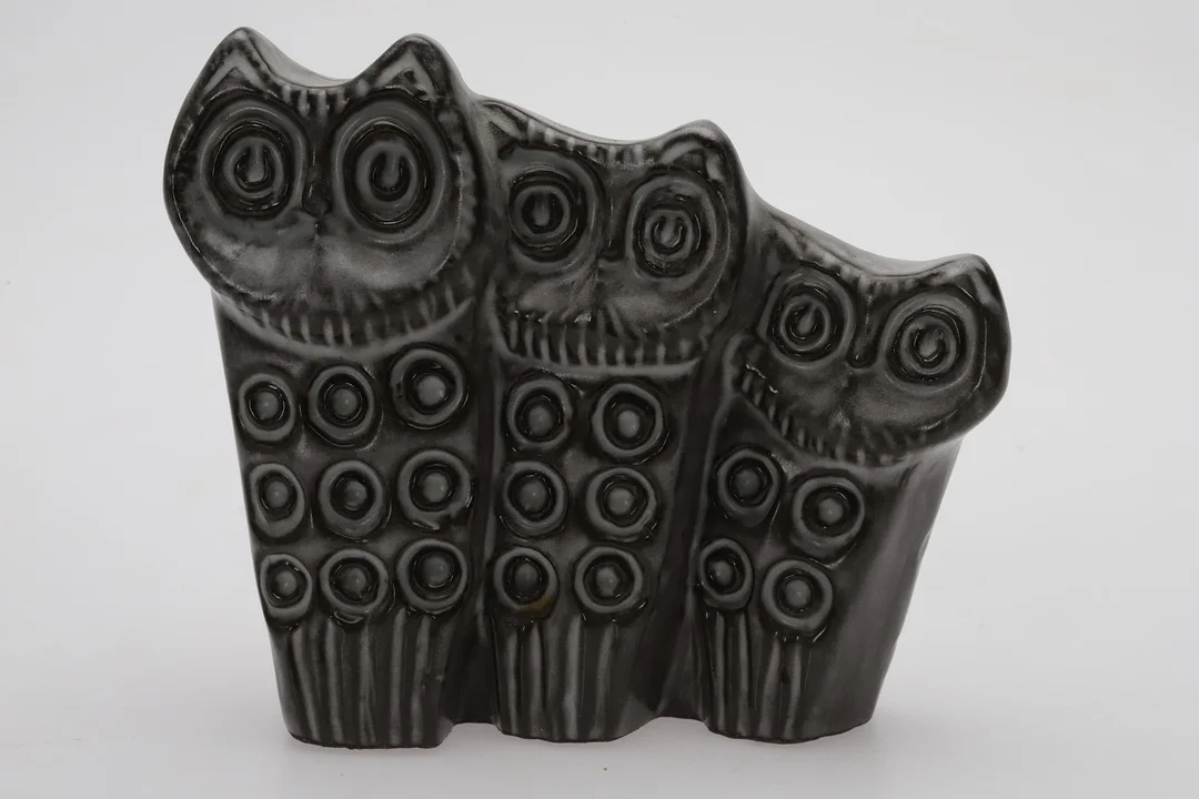 ESTER WALLIN, "Ugglor", modell 0112, Uppsala-Ekeby, 1970-71. — European — Örebro Stadsauktioner