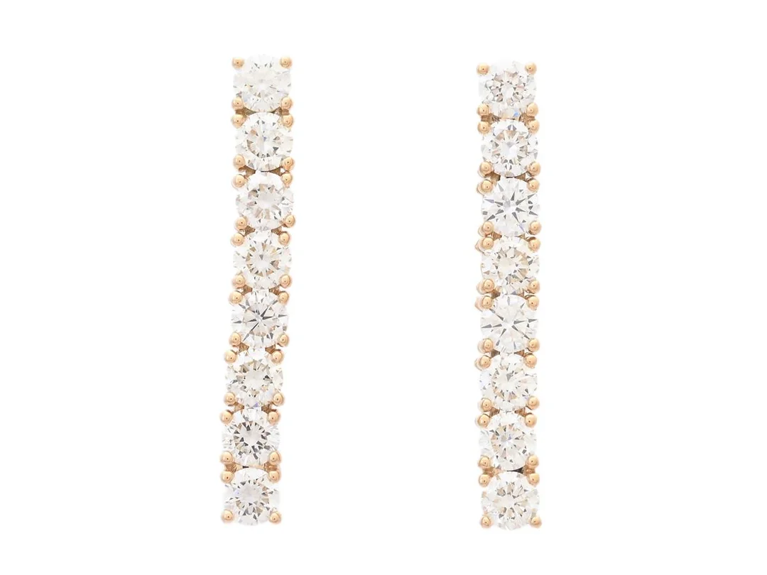 ÖRHÄNGEN, 18K guld, 16 briljantslipade diamanter ca 1,43 ctv, ca TW-TCr/VVS-VS, höjd 23 mm, stift, vikt 4,0 g. — Smycken/Örhängen — Kaplans