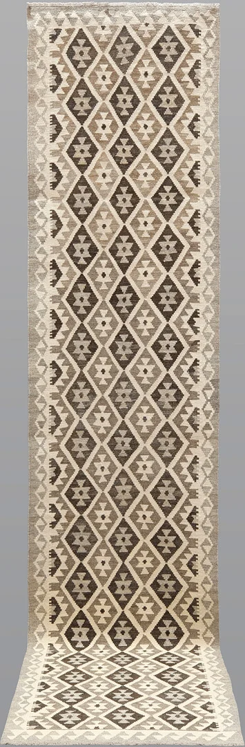 ORIENTMATTA. Kelim naturfärgad, gallerimodell, 395 x 85 cm. — Oriental Carpets & Textiles — Gomér & Andersson Jönköping