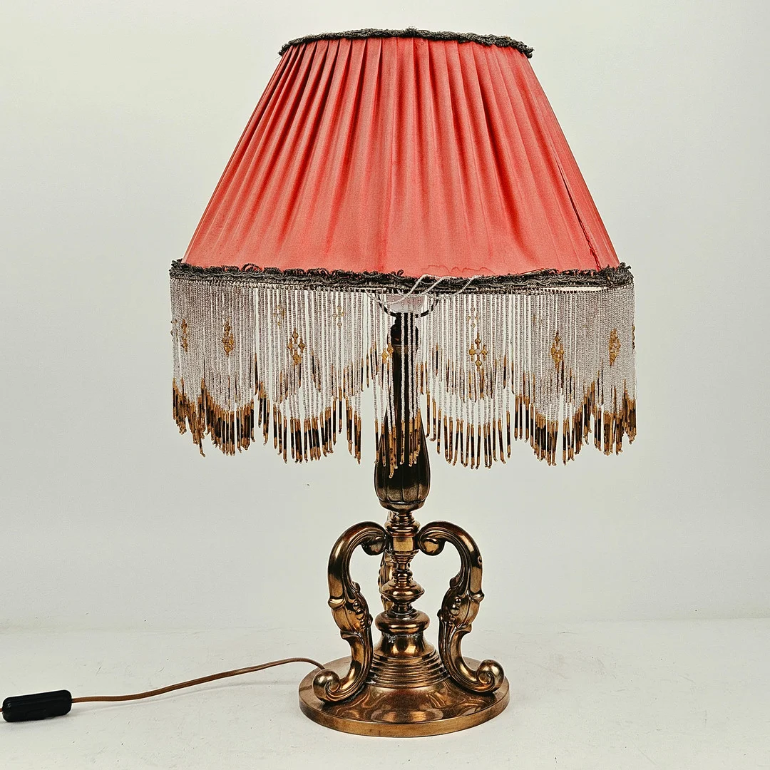 BORDSLAMPA, mässing, 1900-talets första hälft. — Table Lamps — Auktionshuset Thörner & Ek