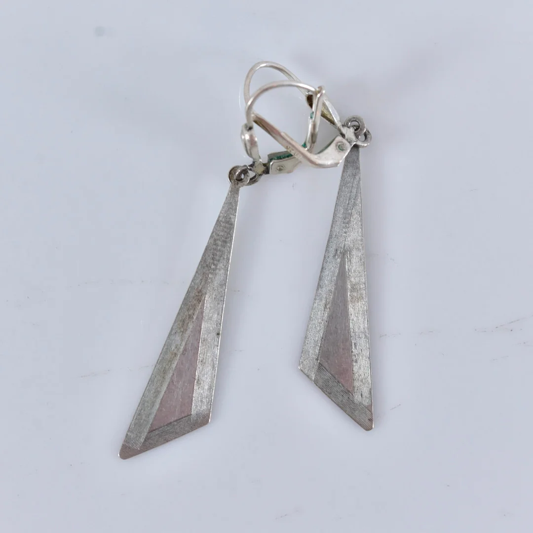 ÖRHÄNGEN ett par, sterlingsilver. — Earrings — Halmstads Auktionskammare