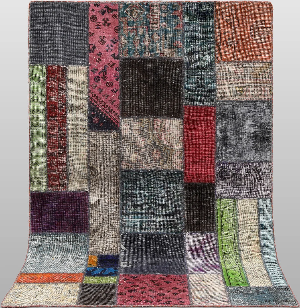 MATTA. Patchwork, 180 x 123 cm. — Oriental Carpets & Textiles — Södermanlands Auktionsverk