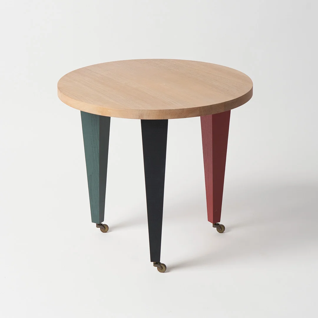 JONAS BOHLIN. Källemo, Couchtisch / Coffee Table, Modell 'OBELISK', Esche, 20. Jahrhundert, Schweden. — Coffee Tables — Stockholms Auktionsverk Köln