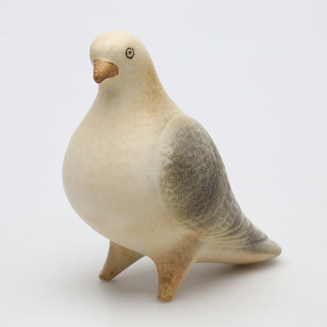 LISA LARSON. FIGURIN, stengods, "Duva", Gustavsberg. — European — Borås Auktionshall