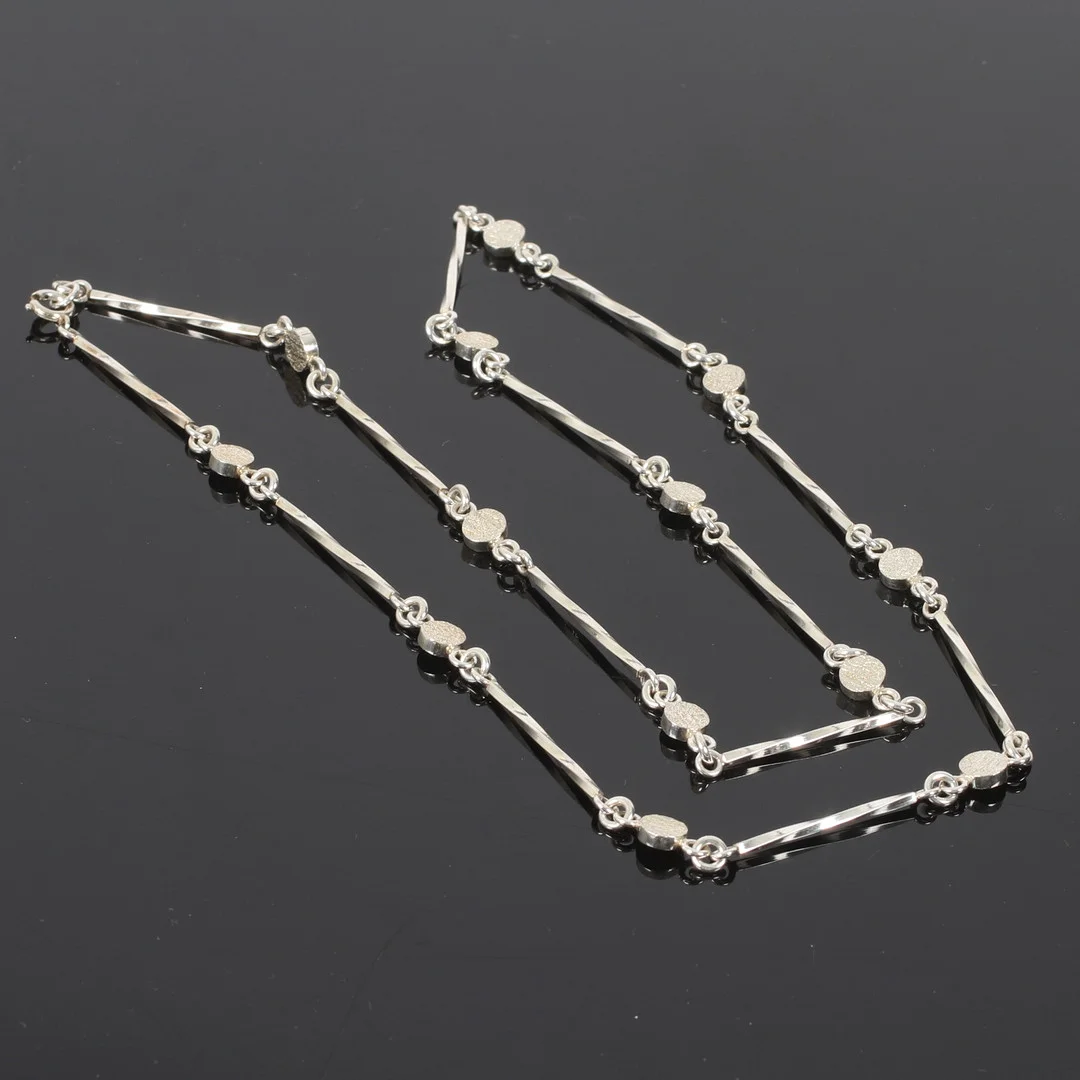 (2610-201) COLLIER, silver, Arvo Saarela, Enköping. 1962. — Necklace — Stadsauktion Sundsvall