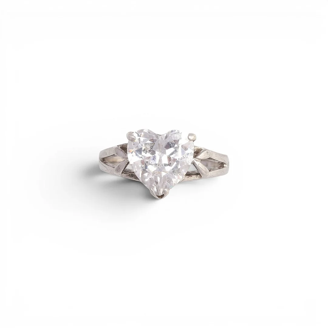 Heart-shaped zircon ring. — Rings — Balclis