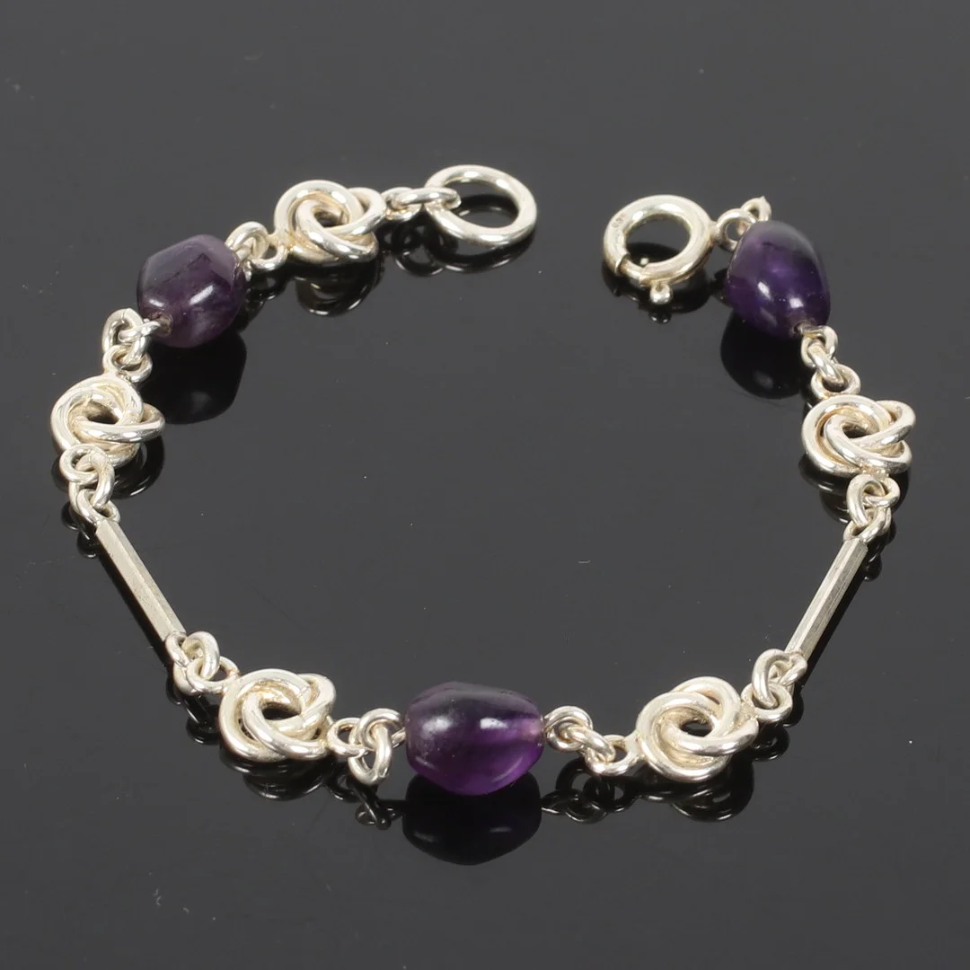 (2610-203) ARMBAND, silver, med lila ametister, Arvo Saarela, Enköping. 1976. — Bracelets — Stadsauktion Sundsvall