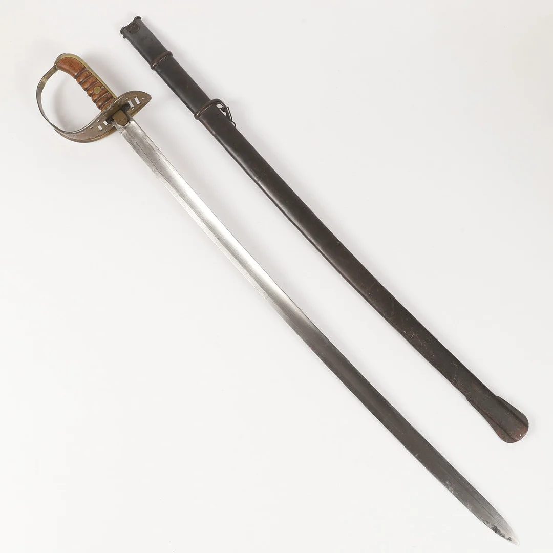 SABEL, Sverige m/1867 för manskap vid kavalleri, med balja. — Edged weapons — Helsingborgs Auktionskammare