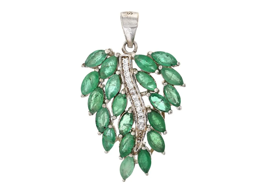 HÄNGE, sterlingsilver, smaragder, cubic zirconia, vikt 3,1 g. — Smycken/Hänge — Kaplans