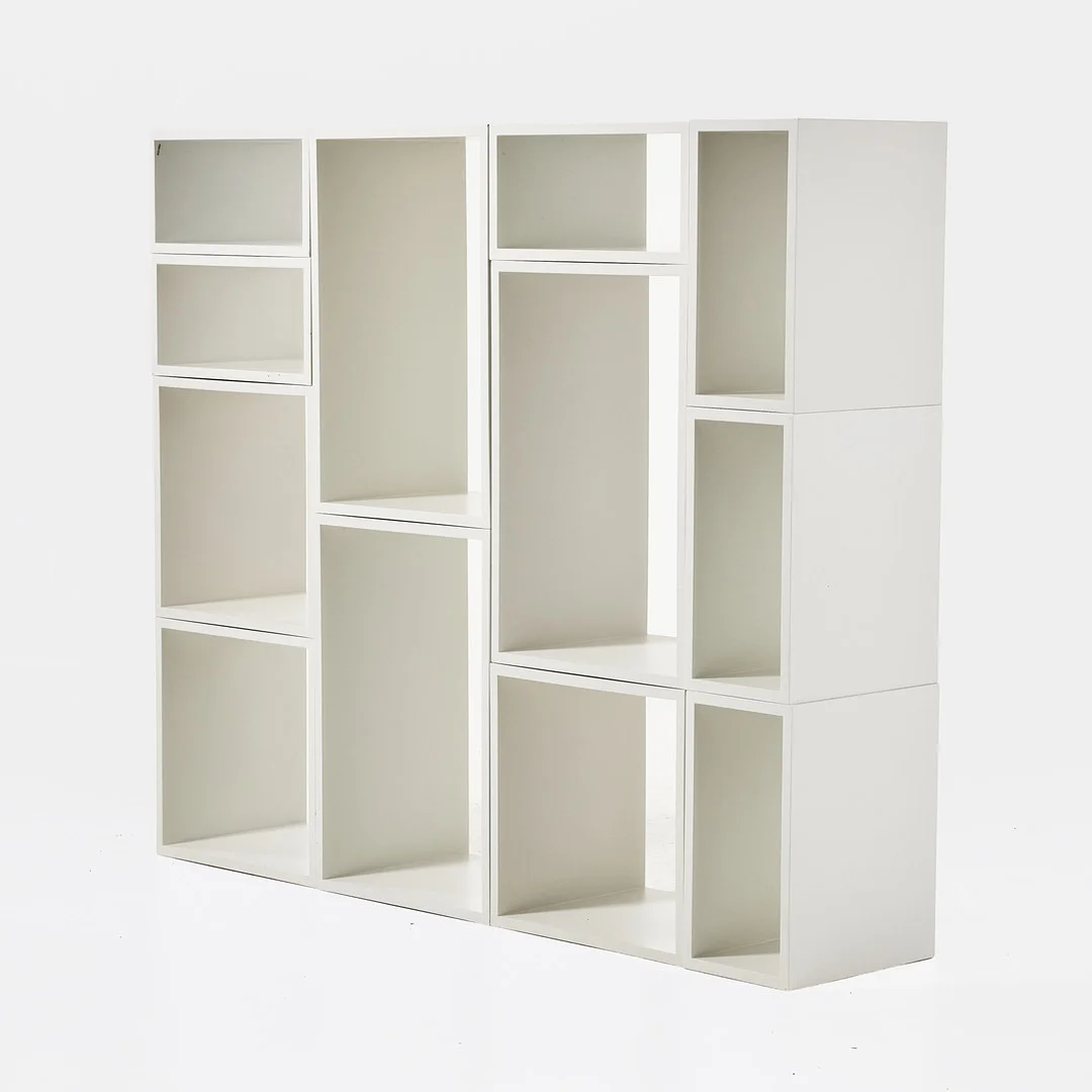 JULIEN DE SMEDT. "Stacked", hyllsystem, 6+3+3 moduler, Muuto, 2000-tal. — Cupboards, Cabinets & Shelves — Stockholms Auktionsverk Magasin 5