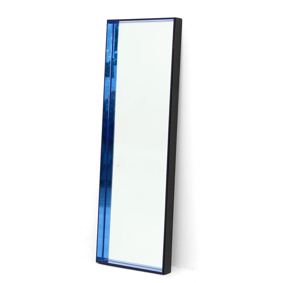 SPEGEL, ram i svartlackerad metall och blått spegelglas, 1960/70-tal. — Mirrors — Crafoord Auktioner Stockholm