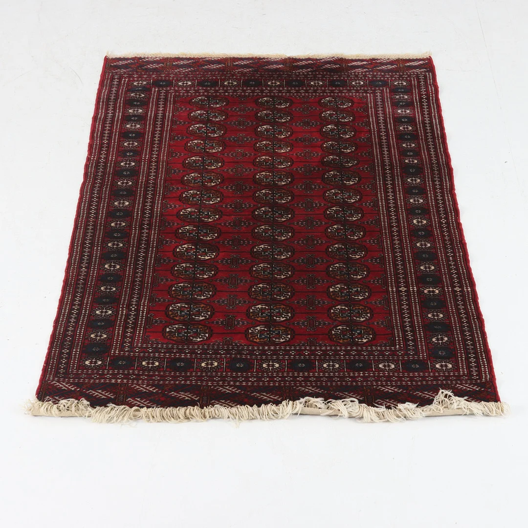 MATTA, orientalisk, 193 x 124 cm. — Oriental Carpets & Textiles — Stadsauktion Sundsvall