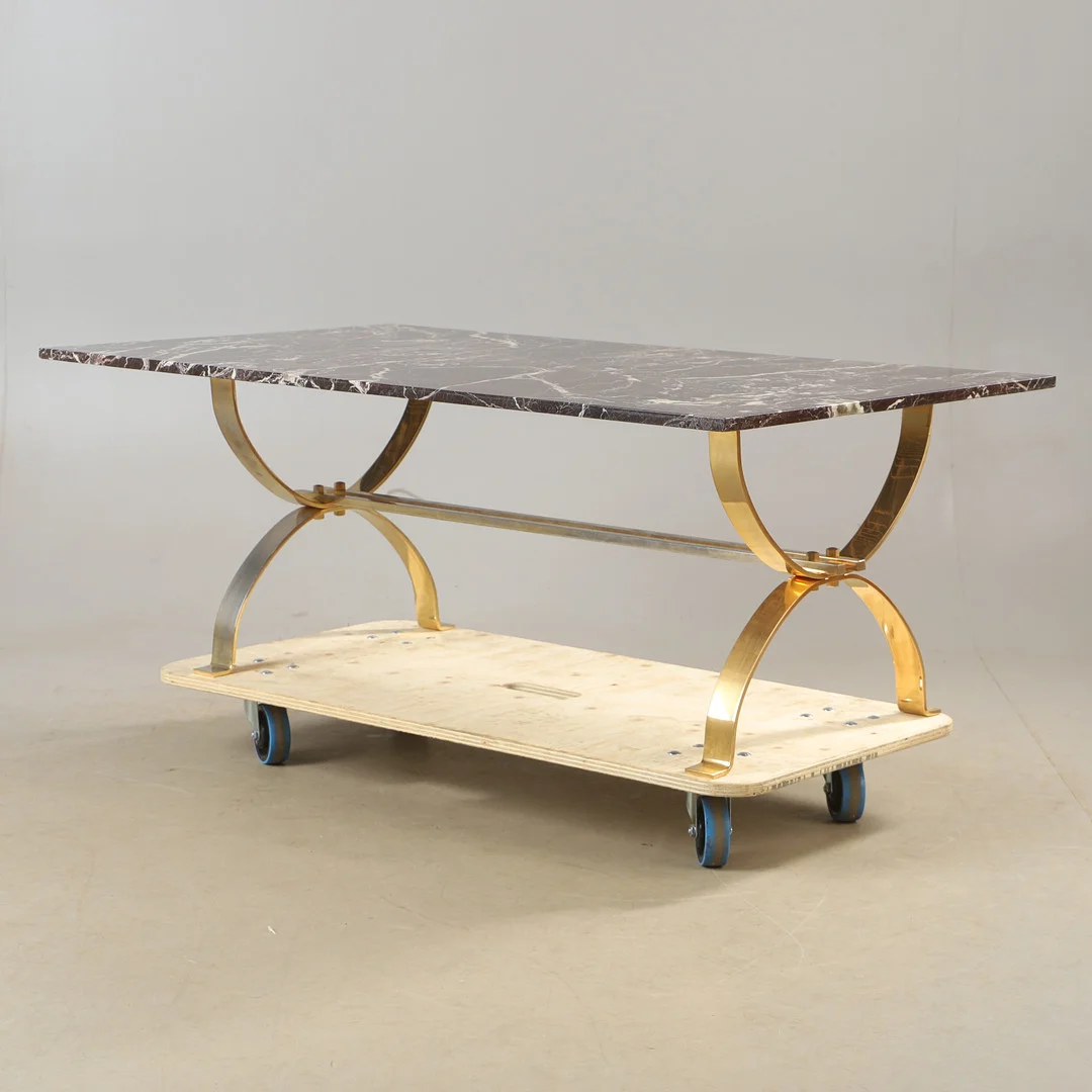 SOFFBORD, stenskiva med metallunderrede, 1900-talets andra hälft. — Coffee Tables — Helsingborgs Auktionskammare