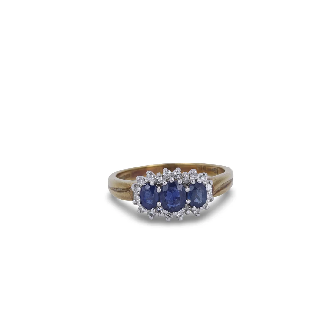 SAPPHIRE AND DIAMOND 9CT RING. — Rings — Chalkwell Auctions