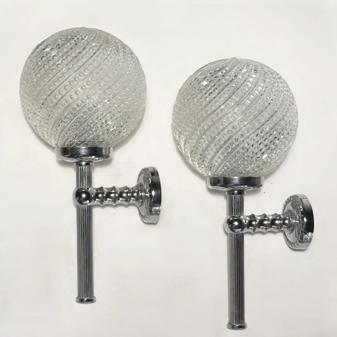VÄGGLAMPOR, ett par, samtida. — Wall Lights — Lysekils Auktionsbyrå