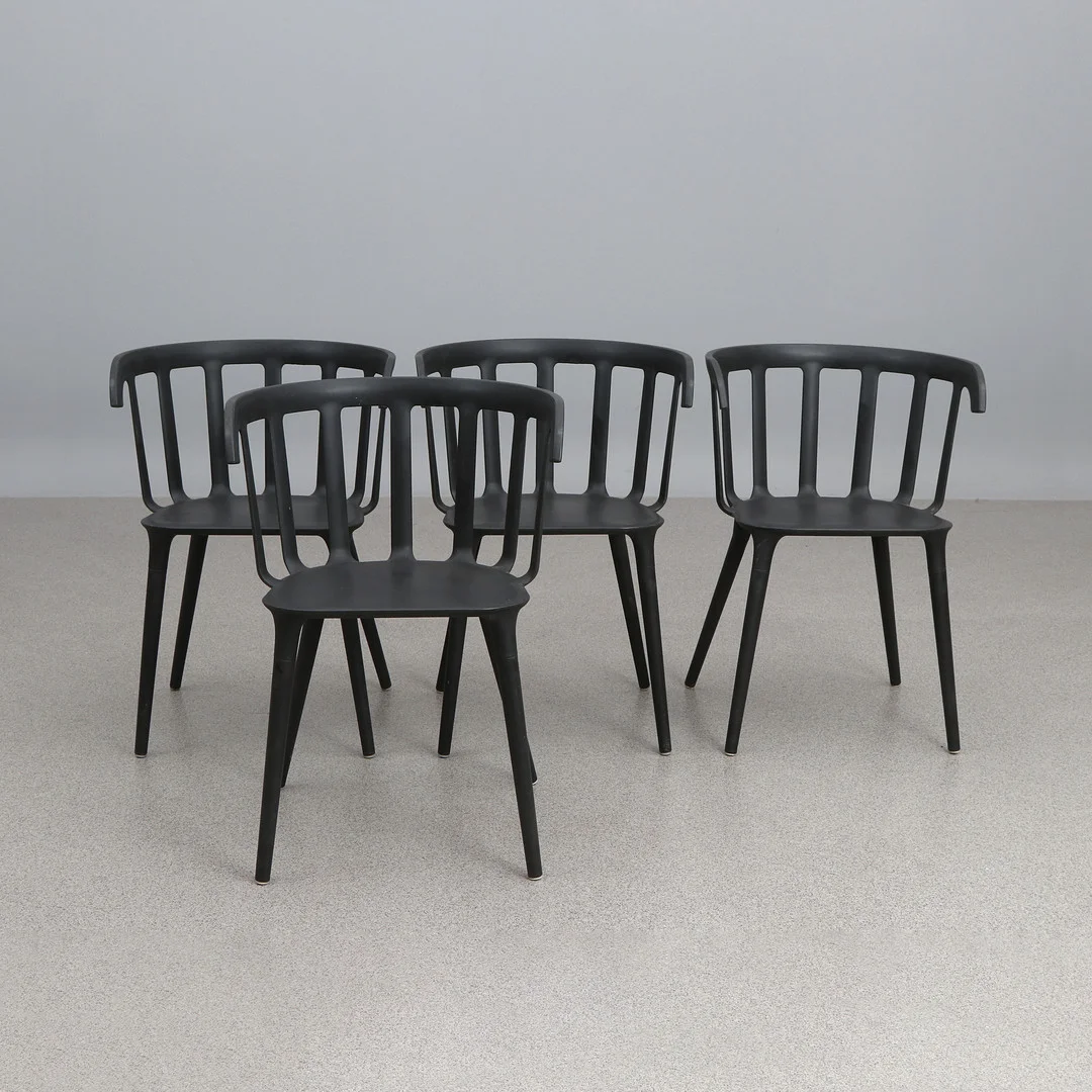 MARCUS ARVONEN. STOLAR, FYRA ST. Svart plast. Ikea PS. Märkta undertill. — Armchairs & Chairs — Skånes Auktionsverk