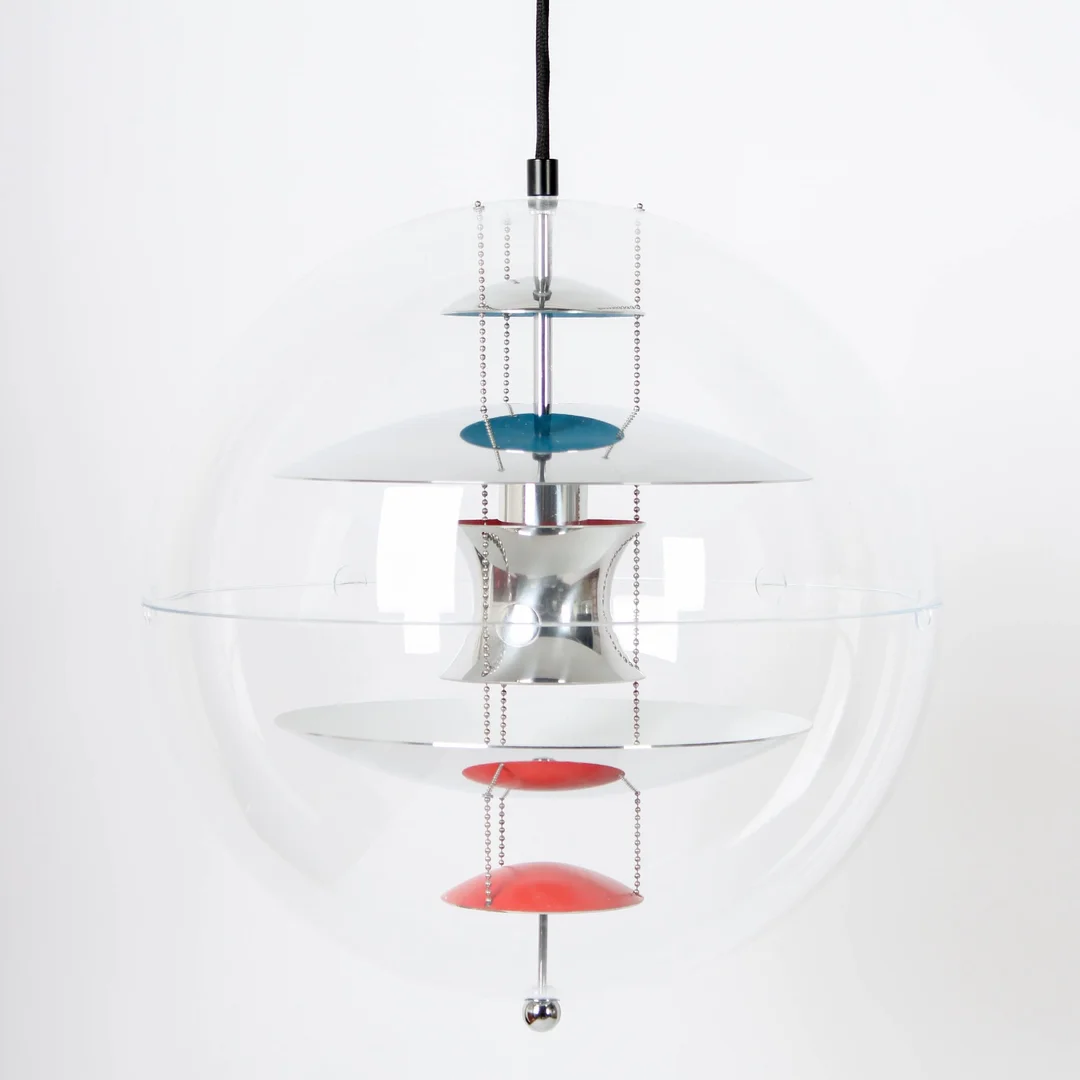 Verner Panton/Verpan. VP-Globe, Ø 40 cm — Lamps and lighting/Pendant lights — Lauritz
