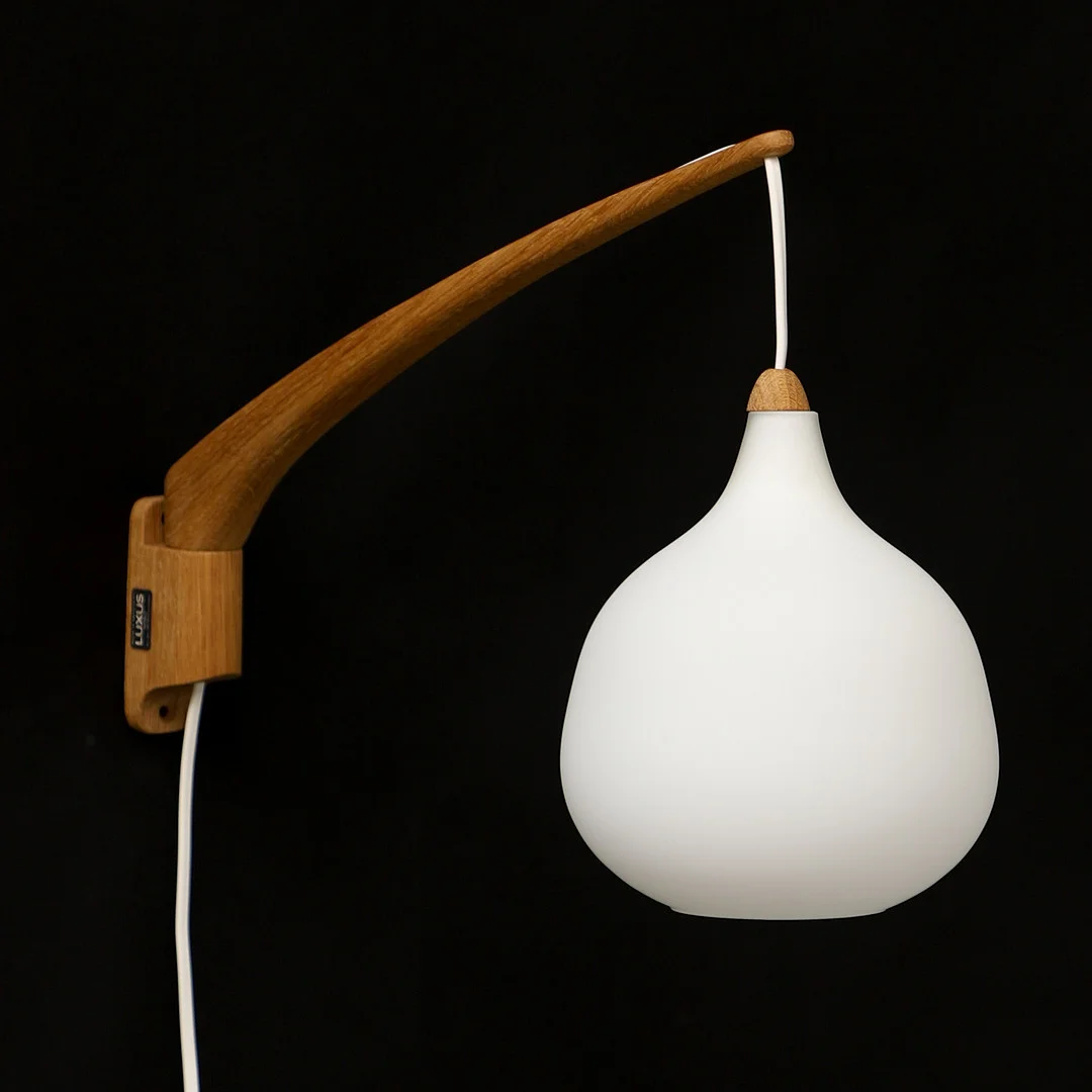 UNO & ÖSTEN KRISTIANSSON. Vägglampa, Luxus, Vittsjö. — Wall Lights — Crafoord Auktioner Malmö