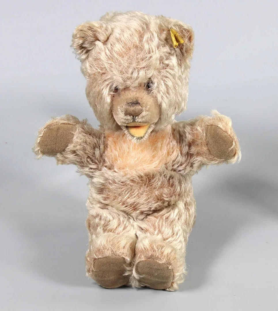 STEIFF TEDDY 1969/78. — Dolls & Teddybears — Auktionshaus Bossard
