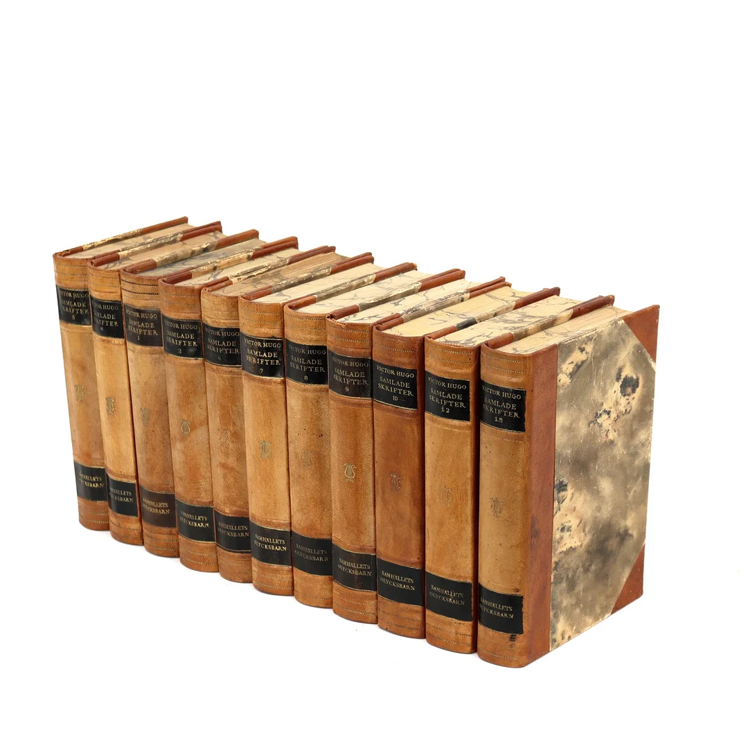 VICTOR HUGO. Böcker, 11 band, samlade skrifter, halvfranska, Malmö, 1928. — Books — Höganäs Auktionsverk
