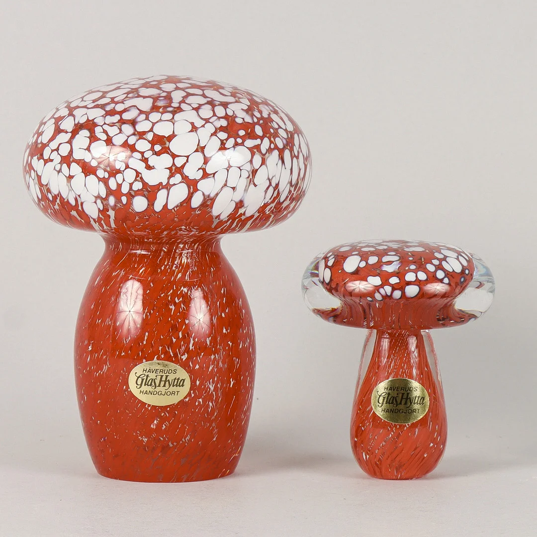 GLASSVAMPAR 2 stycken, Håveruds Glashytta. — Art glass — Karlstad Hammarö Auktionsverk