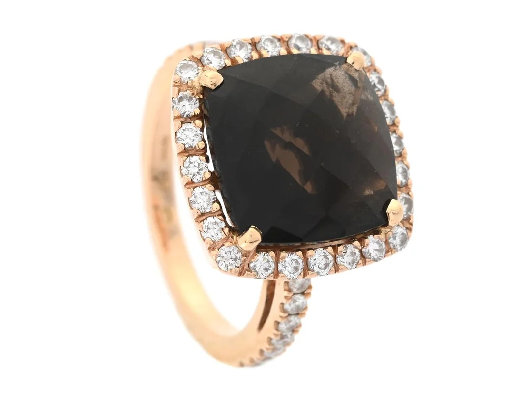 RARE JEWELRY, ring, 18K guld, rökkvarts, briljantslipade diamanter ca 0,55 ctv, ca TW-W/VS-SI, stl 15,5 mm, vikt 6,6 g, rökkvarts med nagg. — Smycken/Ring — Kaplans