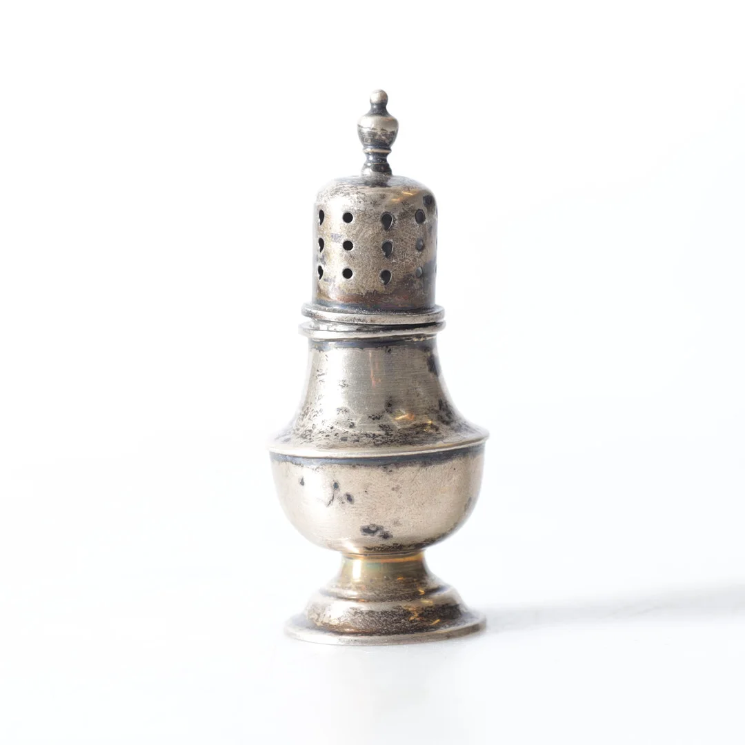 STRÖARE, silver, Walker & Hall, Birmingham, 1946. Totalvikt ca 22,9 gram. — Silver — Gomér & Andersson Nyköping