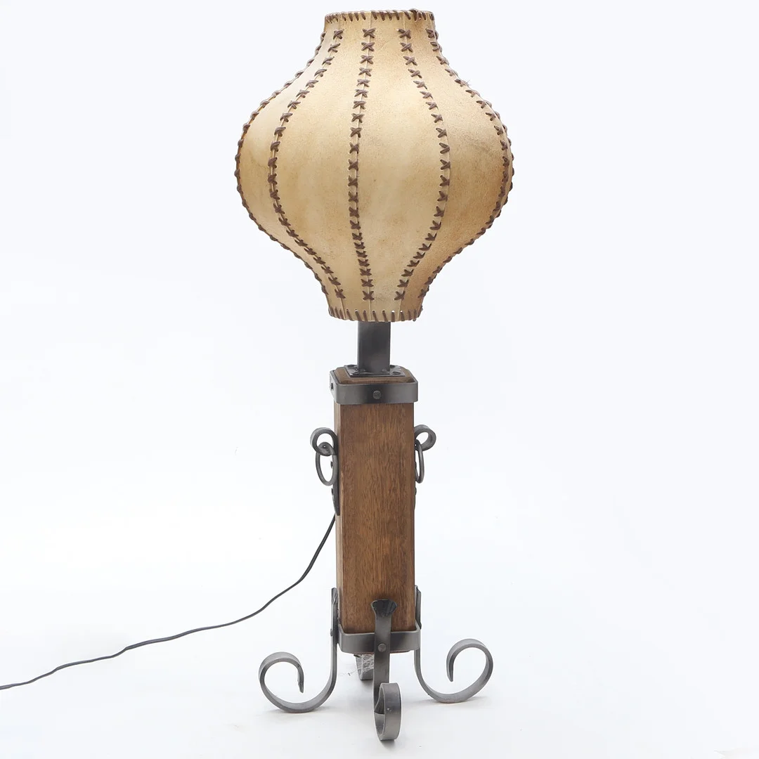 GOLVLAMPA, trä/metall. — Floor lights — Kalmar Auktionsverk