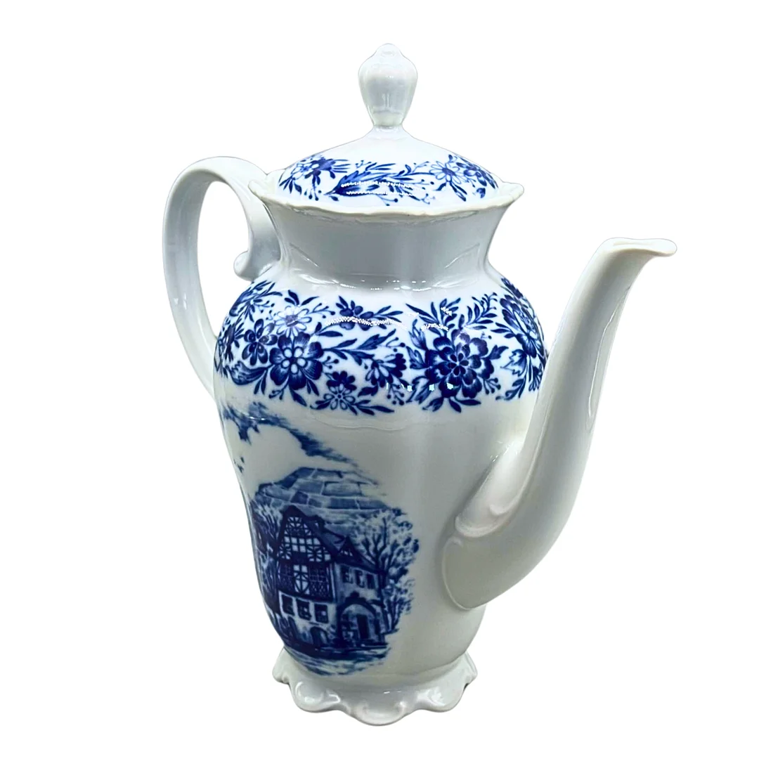 SELTMANN WEIDEN. KAFFEEKANNE AUS PORZELLAN DER SERIE HEIMATLAND. — European — Auktionshaus Stuber's Hammerschlag