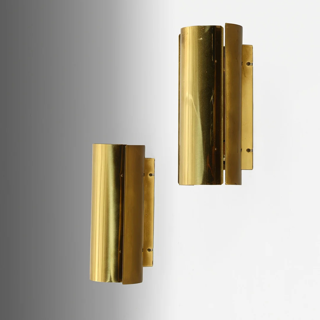 FALKENBERGS BELYSNING. Et par væglamper af messing, model FLB 8952, Sverige, 1900-tallets anden halvdel, (2). — Wall Lights — Palsgaard Kunstauktioner
