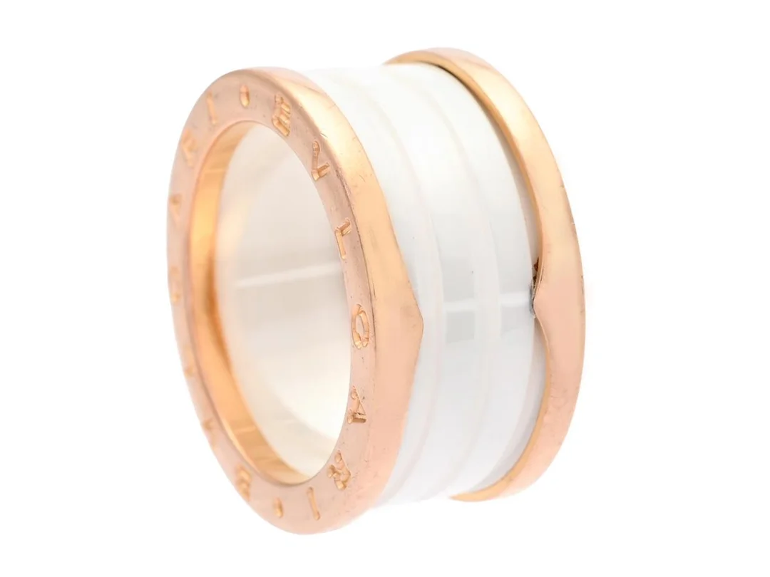 BVLGARI, ring, B.zero, 4 band, 18K roséguld, vit keramik, ref. nr EB 37735, stl 18 mm (57), vikt 11,3 g, orginaletui, något sliten. — Smycken/Ring — Kaplans