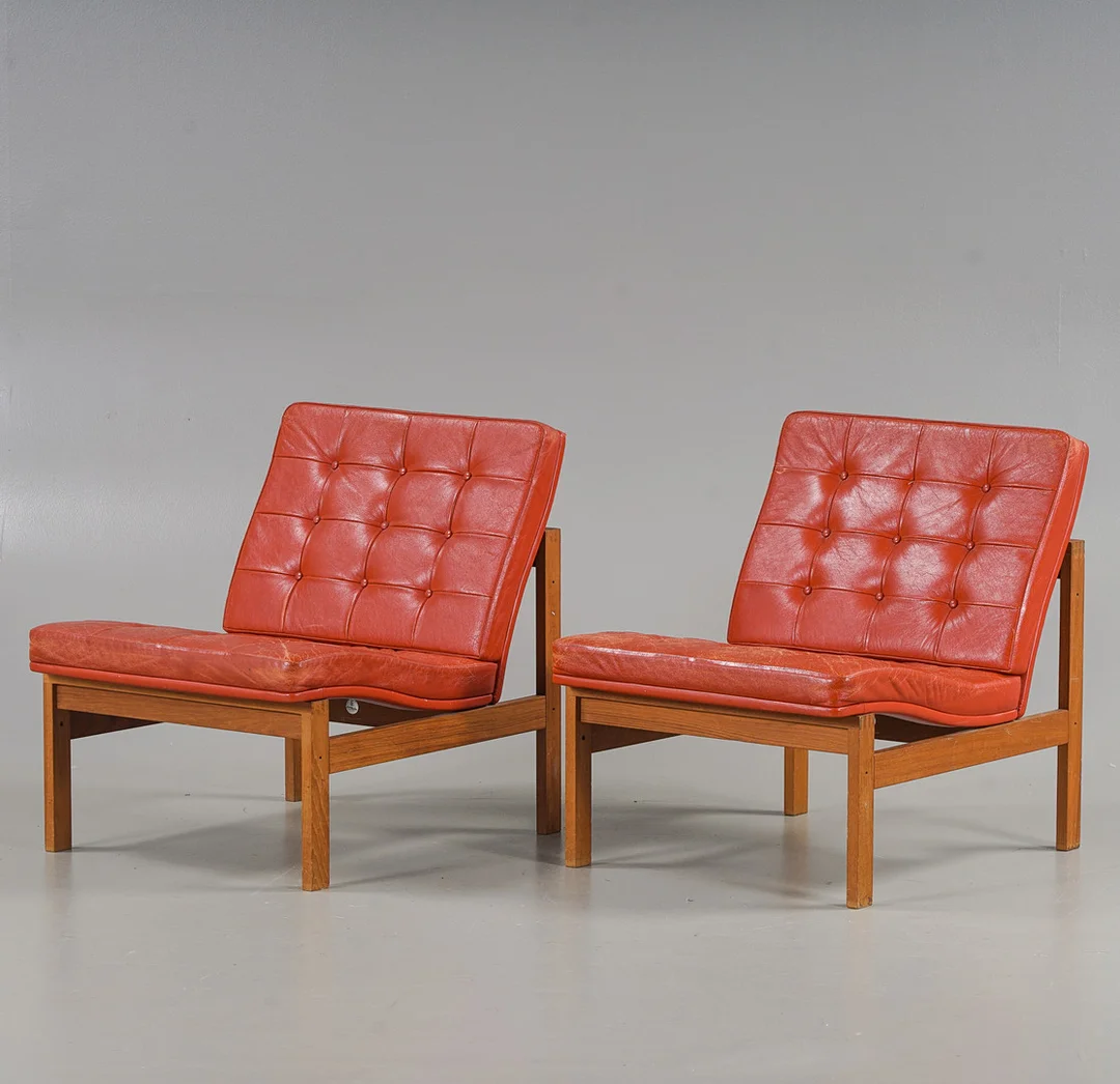 OLE GJERLÖV & TORBEN LIND. Fåtöljer 1 par "Moduline" Teak, röd skinnklädsel, France & Son, Danmark, 1960-tal. — Armchairs & Chairs — Karlstad Hammarö Auktionsverk
