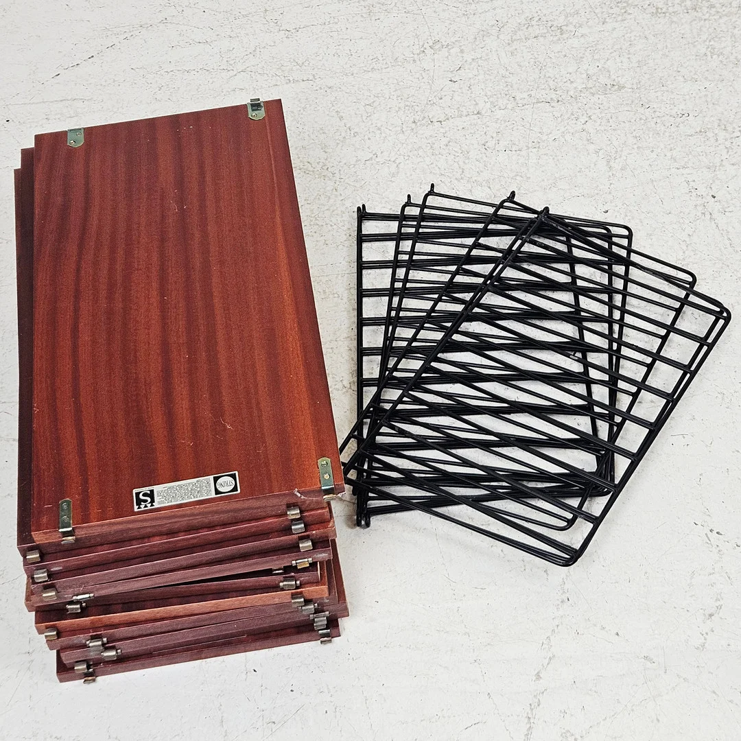 BOKHYLLEDELAR, 19 delar, "String", Nils Strinning, 1950/60-tal. — Cupboards, Cabinets & Shelves — Auktionshuset Thörner & Ek